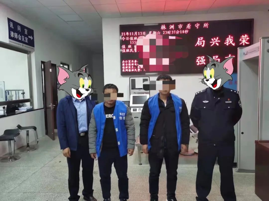 DƬ